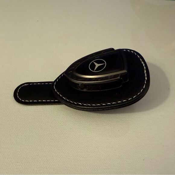 Mercedes Sunglass Holder for Car with Logo Black PU Leather NWT - Picture 7 of 10